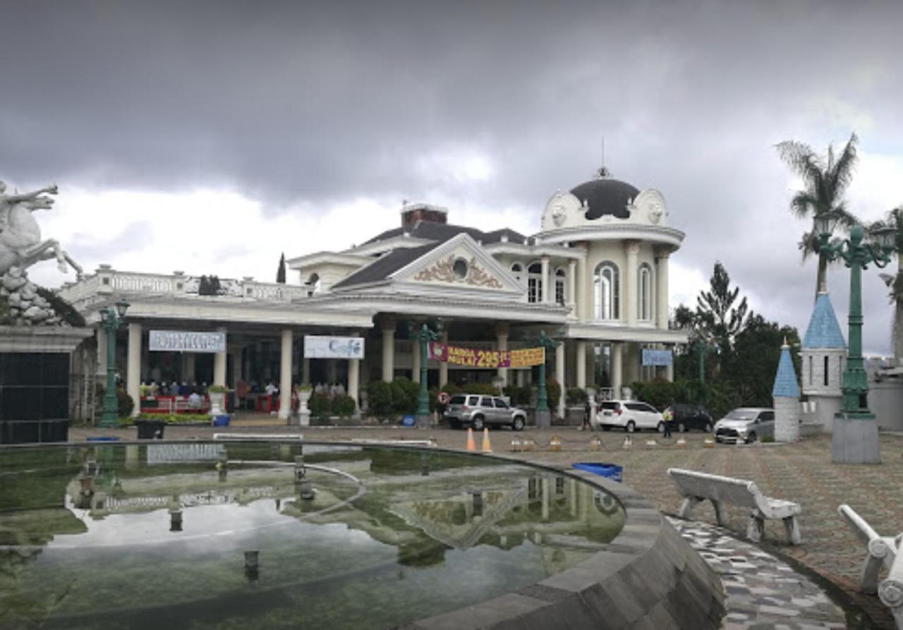 Villa Musti Green Apple Cipanas Sindanglaya Экстерьер фото